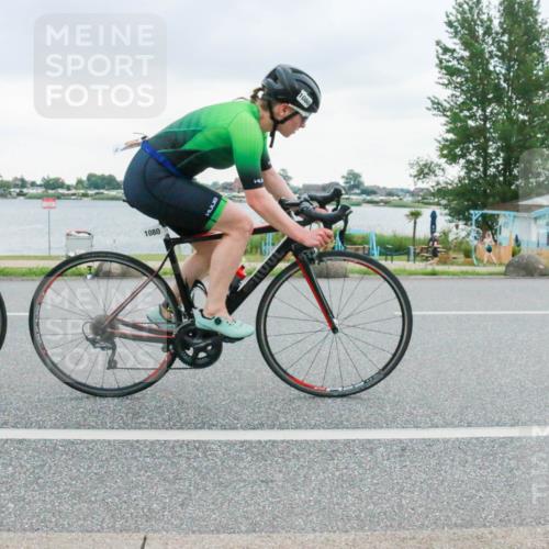 21.06.2025 - 27. Vierlanden-Triathlon H.Heesch http://msf.ph/oto/8005562 15.06.2025 13:07:23 Radfahren 1078, 1079, 1080 meine-sportfotos.de
