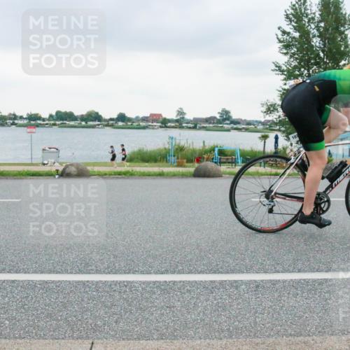 21.06.2025 - 27. Vierlanden-Triathlon H.Heesch http://msf.ph/oto/8005595 15.06.2025 13:07:24 Radfahren 1078, 1079, 1080 meine-sportfotos.de