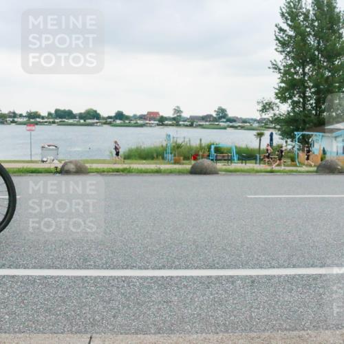 21.06.2025 - 27. Vierlanden-Triathlon H.Heesch http://msf.ph/oto/8005603 15.06.2025 13:07:49 Radfahren 812 meine-sportfotos.de