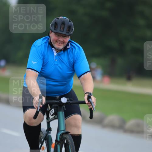21.06.2025 - 27. Vierlanden-Triathlon H.Heesch http://msf.ph/oto/8005605 15.06.2025 13:07:46 Radfahren 812, 1085, 1086, 1087, 1088 meine-sportfotos.de