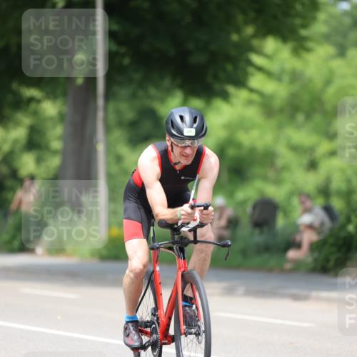 15.06.2025 - 7 Türme Triathlon Yannick Fuchs http://msf.ph/oto/8005617 15.06.2025 13:18:34 Radfahren 651, 1194 meine-sportfotos.de