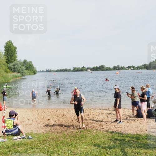 21.06.2025 - 27. Vierlanden-Triathlon MichiJ http://msf.ph/oto/8005628 15.06.2026 10:06:52 Schwimmen 131, 367, 386, 388, 396, 423, 429, 441, 457, 467 meine-sportfotos.de