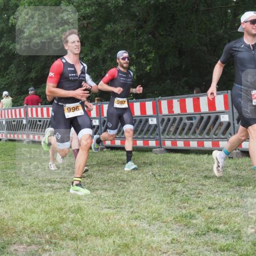 21.06.2025 - 27. Vierlanden-Triathlon KatJ http://msf.ph/oto/8005638 15.06.2025 12:58:48 Ziel 122, 995, 996, 997, 998, 1010, 1011, 1012, 1013, 1038 meine-sportfotos.de