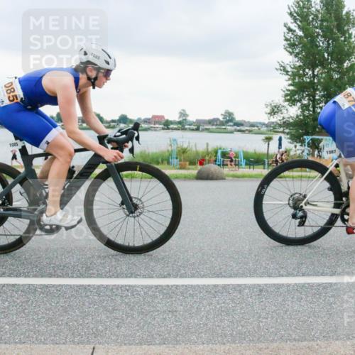 21.06.2025 - 27. Vierlanden-Triathlon H.Heesch http://msf.ph/oto/8005641 15.06.2025 13:07:56 Radfahren 1085, 1086, 1087, 1088 meine-sportfotos.de