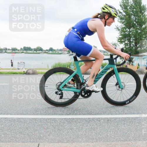21.06.2025 - 27. Vierlanden-Triathlon H.Heesch http://msf.ph/oto/8005669 15.06.2025 13:07:57 Radfahren 1085, 1086, 1087, 1088 meine-sportfotos.de