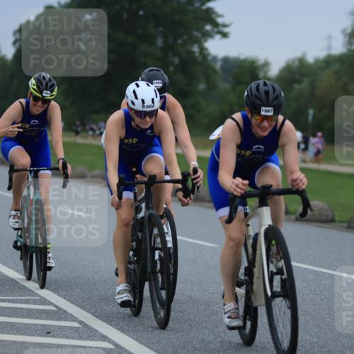 21.06.2025 - 27. Vierlanden-Triathlon H.Heesch http://msf.ph/oto/8005678 15.06.2025 13:07:55 Radfahren 1085, 1086, 1087, 1088, 1121 meine-sportfotos.de