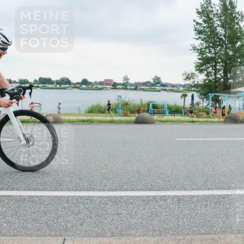 21.06.2025 - 27. Vierlanden-Triathlon H.Heesch http://msf.ph/oto/8005692 15.06.2025 13:08:47 Radfahren 886, 1082, 1083, 1084 meine-sportfotos.de