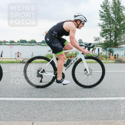 21.06.2025 - 27. Vierlanden-Triathlon H.Heesch http://msf.ph/oto/8005702 15.06.2025 13:08:47 Radfahren 886, 1082, 1083, 1084 meine-sportfotos.de