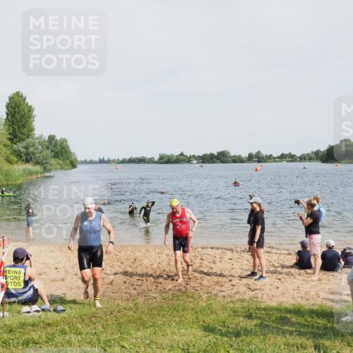 21.06.2025 - 27. Vierlanden-Triathlon MichiJ http://msf.ph/oto/8005705 15.06.2026 10:06:57 Schwimmen 131, 388, 396, 429, 467 meine-sportfotos.de
