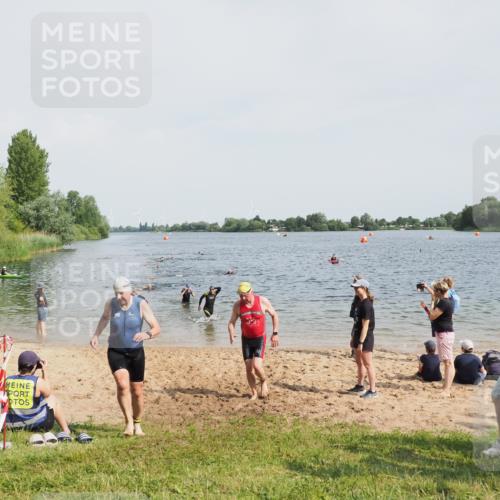 21.06.2025 - 27. Vierlanden-Triathlon MichiJ http://msf.ph/oto/8005710 15.06.2026 10:06:58 Schwimmen 131, 376, 396, 429, 467 meine-sportfotos.de