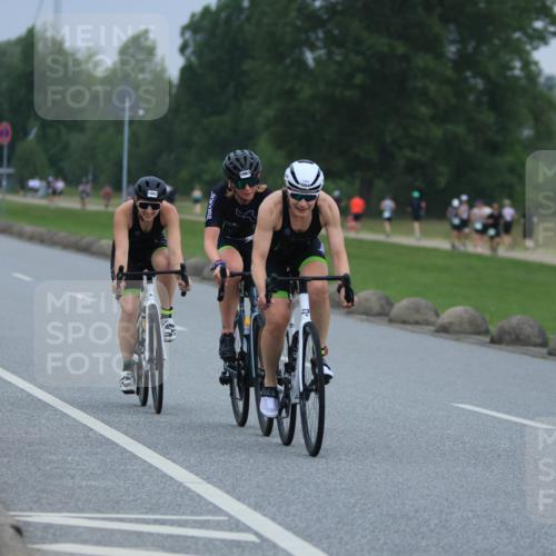 21.06.2025 - 27. Vierlanden-Triathlon H.Heesch http://msf.ph/oto/8005719 15.06.2025 13:08:45 Radfahren 886, 1082, 1083, 1084 meine-sportfotos.de