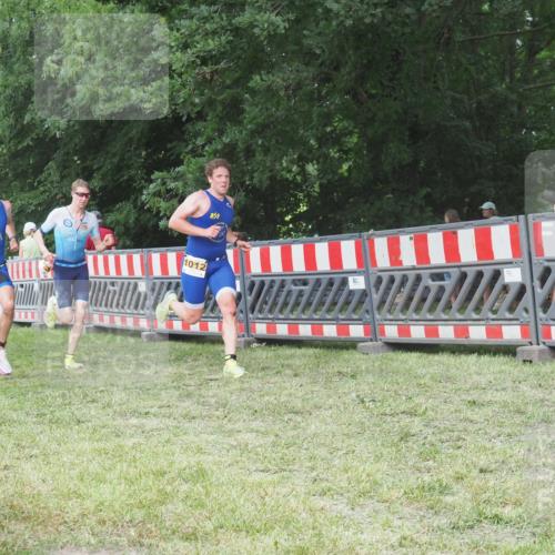 21.06.2025 - 27. Vierlanden-Triathlon KatJ http://msf.ph/oto/8005722 15.06.2025 12:58:51 Ziel 1010, 1011, 1012, 1013, 1038 meine-sportfotos.de