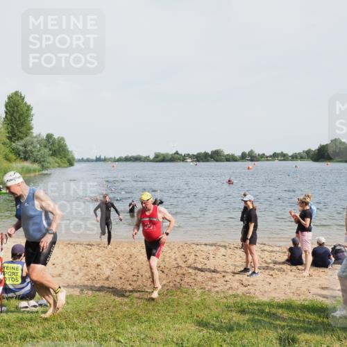 21.06.2025 - 27. Vierlanden-Triathlon MichiJ http://msf.ph/oto/8005736 15.06.2026 10:06:58 Schwimmen 131, 376, 396, 429, 467 meine-sportfotos.de