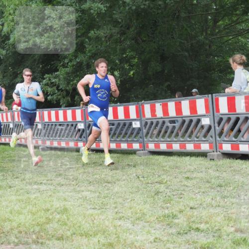 21.06.2025 - 27. Vierlanden-Triathlon KatJ http://msf.ph/oto/8005738 15.06.2025 12:58:51 Ziel 1010, 1011, 1012, 1013, 1038 meine-sportfotos.de