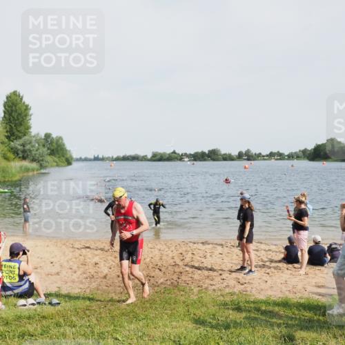 21.06.2025 - 27. Vierlanden-Triathlon MichiJ http://msf.ph/oto/8005748 15.06.2026 10:06:59 Schwimmen 131, 376, 396, 429, 467 meine-sportfotos.de