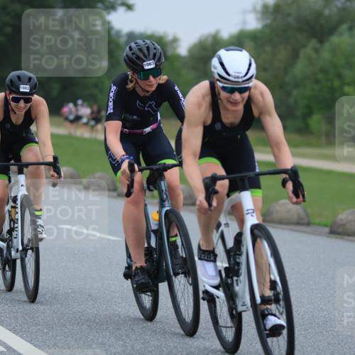 21.06.2025 - 27. Vierlanden-Triathlon H.Heesch http://msf.ph/oto/8005757 15.06.2025 13:08:46 Radfahren 886, 1082, 1083, 1084 meine-sportfotos.de