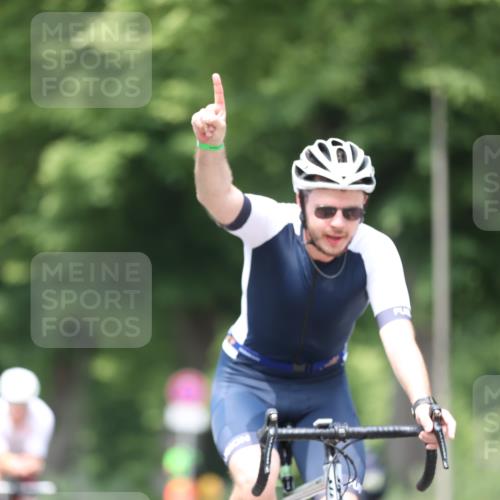 15.06.2025 - 7 Türme Triathlon Yannick Fuchs http://msf.ph/oto/8005763 15.06.2025 13:18:45 Radfahren 204, 223, 336, 412, 533, 679, 810, 863, 1015, 1035, 1040, 1191 meine-sportfotos.de