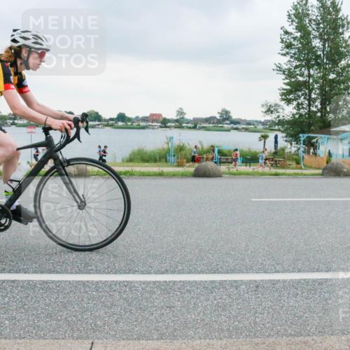 21.06.2025 - 27. Vierlanden-Triathlon H.Heesch http://msf.ph/oto/8005777 15.06.2025 13:08:52 Radfahren 886 meine-sportfotos.de