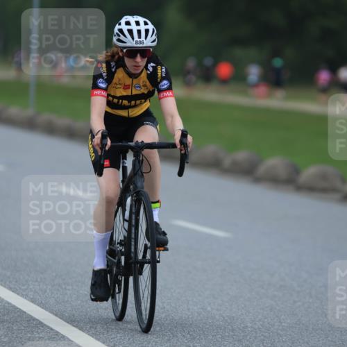 21.06.2025 - 27. Vierlanden-Triathlon H.Heesch http://msf.ph/oto/8005799 15.06.2025 13:08:49 Radfahren 886, 1082, 1083, 1084 meine-sportfotos.de