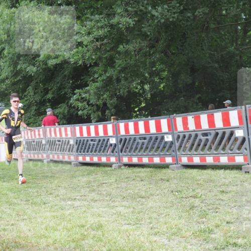 21.06.2025 - 27. Vierlanden-Triathlon KatJ http://msf.ph/oto/8005800 15.06.2025 12:58:54 Ziel 1038 meine-sportfotos.de