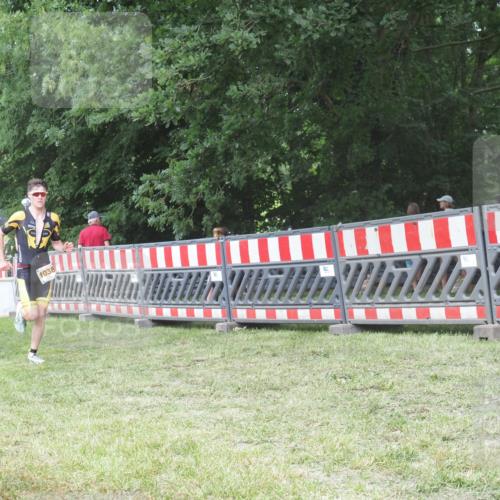 21.06.2025 - 27. Vierlanden-Triathlon KatJ http://msf.ph/oto/8005805 15.06.2025 12:58:54 Ziel 1038 meine-sportfotos.de
