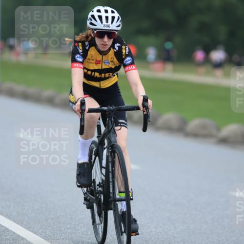 21.06.2025 - 27. Vierlanden-Triathlon H.Heesch http://msf.ph/oto/8005812 15.06.2025 13:08:49 Radfahren 886, 1082, 1083, 1084 meine-sportfotos.de