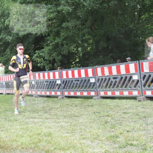 21.06.2025 - 27. Vierlanden-Triathlon KatJ http://msf.ph/oto/8005818 15.06.2025 12:58:55 Ziel 1038 meine-sportfotos.de