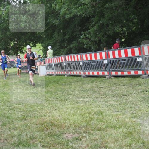 21.06.2025 - 27. Vierlanden-Triathlon KatJ http://msf.ph/oto/8005869 15.06.2025 12:59:11 Ziel 994, 1014, 1015, 1016, 1018 meine-sportfotos.de