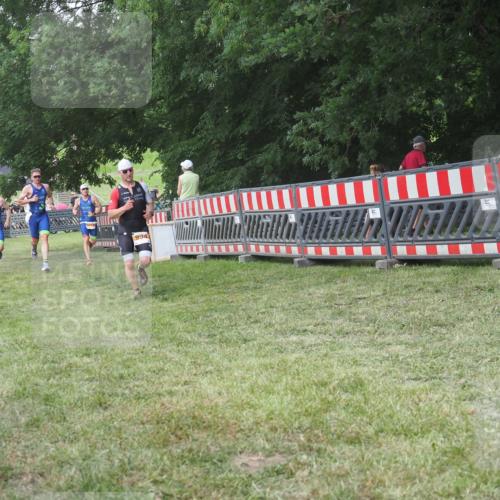 21.06.2025 - 27. Vierlanden-Triathlon KatJ http://msf.ph/oto/8005878 15.06.2025 12:59:11 Ziel 994, 1014, 1015, 1016, 1018 meine-sportfotos.de