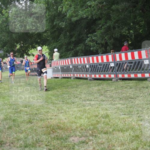 21.06.2025 - 27. Vierlanden-Triathlon KatJ http://msf.ph/oto/8005886 15.06.2025 12:59:11 Ziel 994, 1014, 1015, 1016, 1018 meine-sportfotos.de