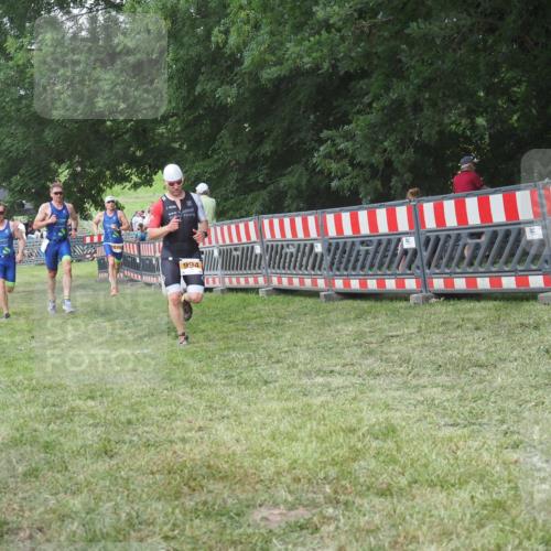 21.06.2025 - 27. Vierlanden-Triathlon KatJ http://msf.ph/oto/8005897 15.06.2025 12:59:11 Ziel 994, 1014, 1015, 1016, 1018 meine-sportfotos.de