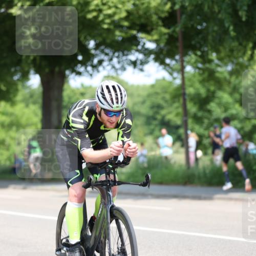 15.06.2025 - 7 Türme Triathlon Yannick Fuchs http://msf.ph/oto/8005907 15.06.2025 12:38:20 Radfahren  meine-sportfotos.de