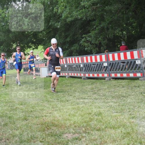 21.06.2025 - 27. Vierlanden-Triathlon KatJ http://msf.ph/oto/8005921 15.06.2025 12:59:12 Ziel 994, 1014, 1015, 1016, 1018 meine-sportfotos.de