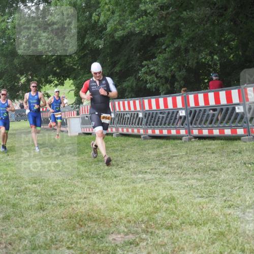 21.06.2025 - 27. Vierlanden-Triathlon KatJ http://msf.ph/oto/8005931 15.06.2025 12:59:12 Ziel 994, 1014, 1015, 1016, 1018 meine-sportfotos.de
