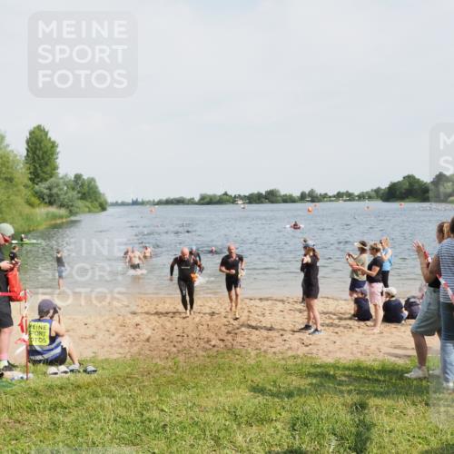 21.06.2025 - 27. Vierlanden-Triathlon MichiJ http://msf.ph/oto/8005935 15.06.2026 10:07:15 Schwimmen 383, 431, 459, 462 meine-sportfotos.de