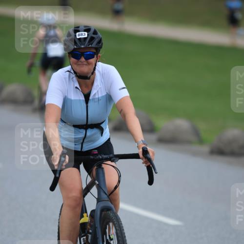21.06.2025 - 27. Vierlanden-Triathlon H.Heesch http://msf.ph/oto/8005947 15.06.2025 13:13:32 Radfahren 883, 884, 1178 meine-sportfotos.de