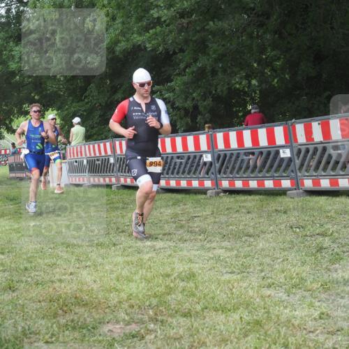 21.06.2025 - 27. Vierlanden-Triathlon KatJ http://msf.ph/oto/8005950 15.06.2025 12:59:12 Ziel 994, 1014, 1015, 1016, 1018 meine-sportfotos.de