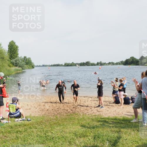 21.06.2025 - 27. Vierlanden-Triathlon MichiJ http://msf.ph/oto/8005953 15.06.2026 10:07:15 Schwimmen 383, 431, 459, 462 meine-sportfotos.de