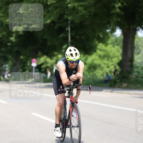 15.06.2025 - 7 Türme Triathlon Yannick Fuchs http://msf.ph/oto/8005954 15.06.2025 12:38:26 Radfahren 295, 532 meine-sportfotos.de