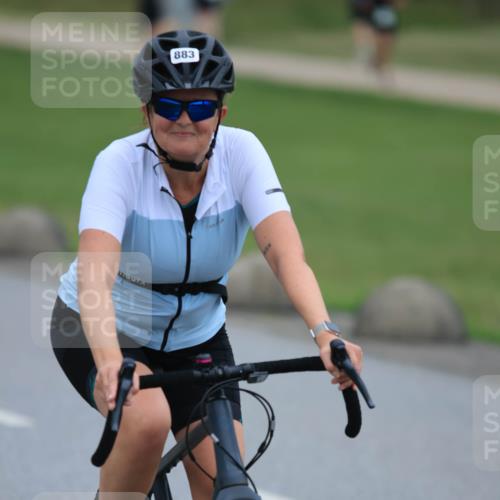 21.06.2025 - 27. Vierlanden-Triathlon H.Heesch http://msf.ph/oto/8005962 15.06.2025 13:13:33 Radfahren 883, 884, 1178 meine-sportfotos.de