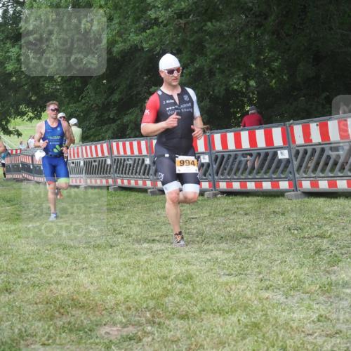 21.06.2025 - 27. Vierlanden-Triathlon KatJ http://msf.ph/oto/8005971 15.06.2025 12:59:13 Ziel 994, 1014, 1015, 1016, 1018 meine-sportfotos.de