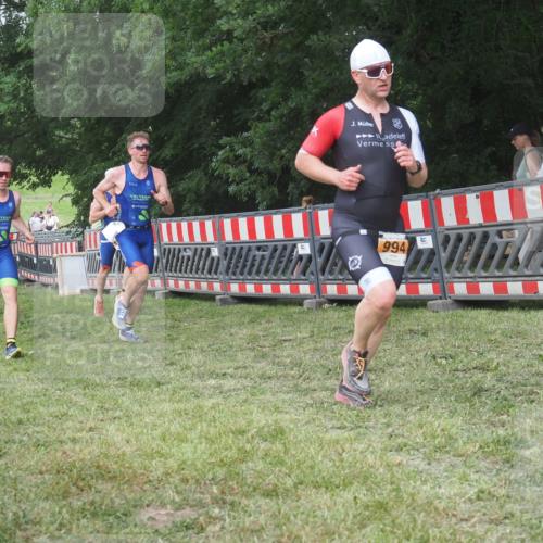21.06.2025 - 27. Vierlanden-Triathlon KatJ http://msf.ph/oto/8005982 15.06.2025 12:59:13 Ziel 994, 1014, 1015, 1016, 1018 meine-sportfotos.de
