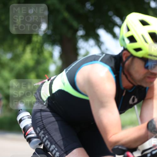 15.06.2025 - 7 Türme Triathlon Yannick Fuchs http://msf.ph/oto/8005987 15.06.2025 12:38:26 Radfahren 295, 532 meine-sportfotos.de