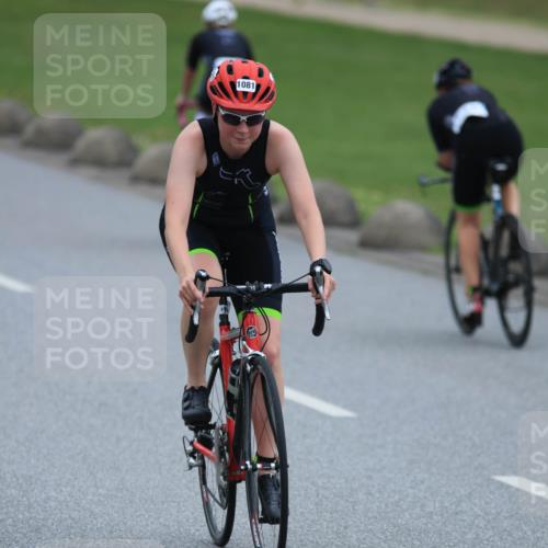 21.06.2025 - 27. Vierlanden-Triathlon H.Heesch http://msf.ph/oto/8005989 15.06.2025 13:14:15 Radfahren 1081, 1185, 1196, 1198, 1203, 1212, 1215, 1228 meine-sportfotos.de