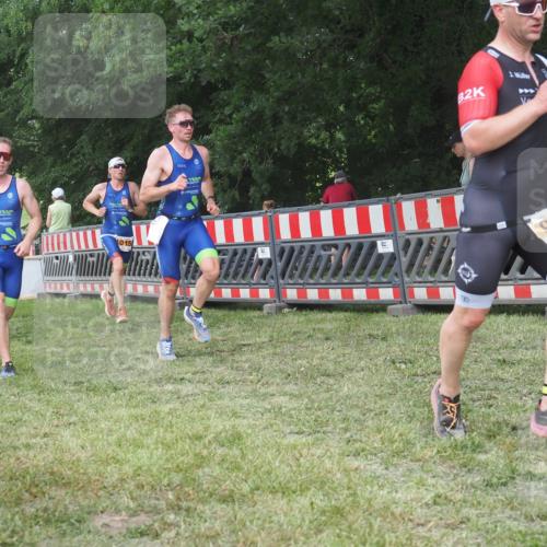 21.06.2025 - 27. Vierlanden-Triathlon KatJ http://msf.ph/oto/8006016 15.06.2025 12:59:13 Ziel 994, 1014, 1015, 1016, 1018 meine-sportfotos.de