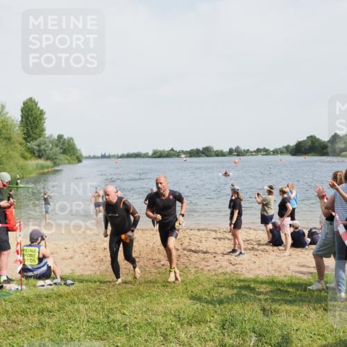 21.06.2025 - 27. Vierlanden-Triathlon MichiJ http://msf.ph/oto/8006017 15.06.2026 10:07:17 Schwimmen 374, 383, 431, 459 meine-sportfotos.de