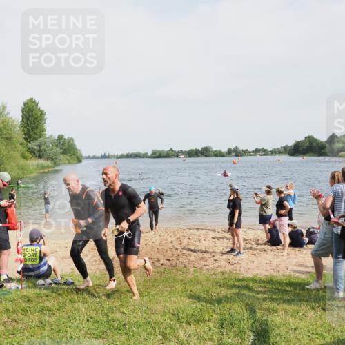 21.06.2025 - 27. Vierlanden-Triathlon MichiJ http://msf.ph/oto/8006023 15.06.2026 10:07:18 Schwimmen 374, 383, 414, 431, 459 meine-sportfotos.de