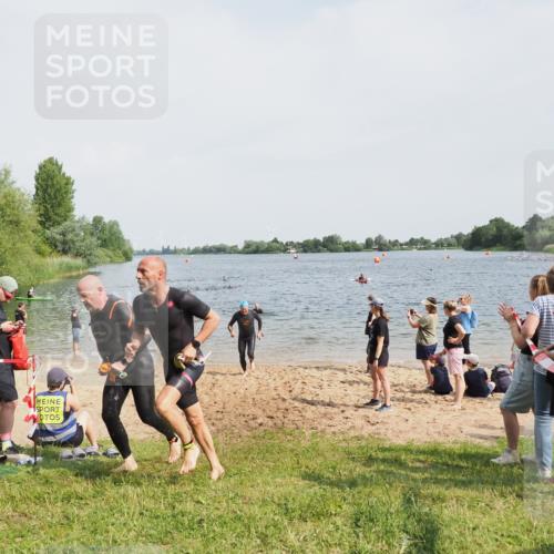 21.06.2025 - 27. Vierlanden-Triathlon MichiJ http://msf.ph/oto/8006031 15.06.2026 10:07:18 Schwimmen 374, 383, 414, 431, 459 meine-sportfotos.de