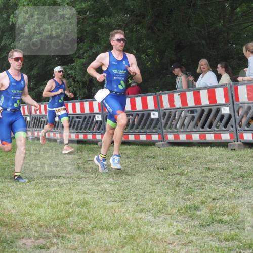 21.06.2025 - 27. Vierlanden-Triathlon KatJ http://msf.ph/oto/8006043 15.06.2025 12:59:14 Ziel 994, 1014, 1015, 1016, 1018, 1027 meine-sportfotos.de