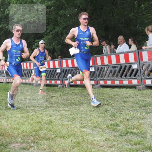 21.06.2025 - 27. Vierlanden-Triathlon KatJ http://msf.ph/oto/8006051 15.06.2025 12:59:14 Ziel 994, 1014, 1015, 1016, 1018, 1027 meine-sportfotos.de